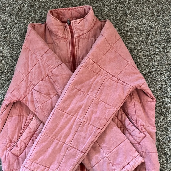 Pink Lily Women's Pink Quilted Jacket - Picture 4 of 4